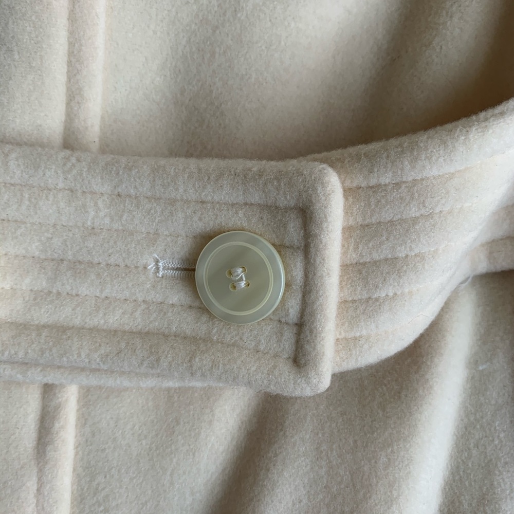 Formal cream colored jacket - Picture 8 of 8